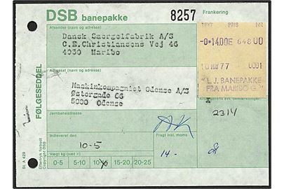 14 kr. fragtmærke L.J.Banepakke fra Maribo G. på følgeseddel for banepakke fra Maribo d. 10.5.1977 til Odense.