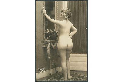 Erotisk postkort. Kvinde ved spejl. Nytryk Stampa PR 115.