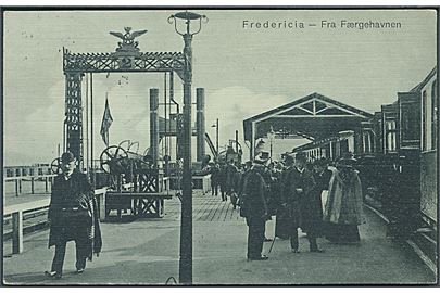 Fredericia. Færgehavnen med tog. Jens Andersen no. 342. 