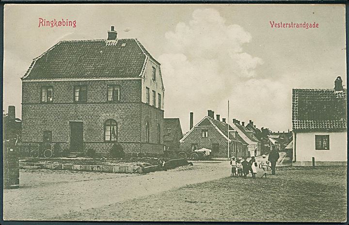 Ringkøbing, Vesterstrandgade. Warburgs Kunstforlag no. 5810. 