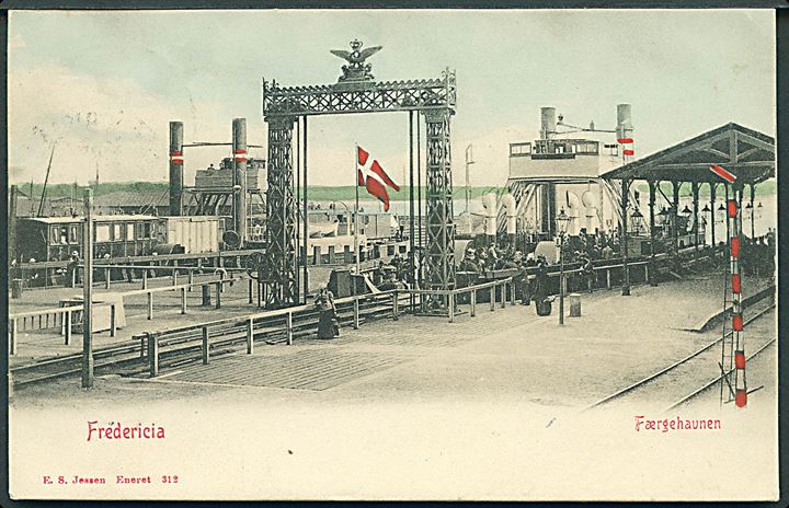 Fredericia, færgehavn med jernbanefærger og tog. E. S. Jessen no. 312. Kvalitet 8