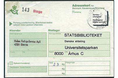 Fortrykt adressekort for pakke til enkeltporto sendt fra Holme Forlags-Service i Borre stemplet Sydsjællands Postcenter d. 22.3.1991 til Statsbiblioteket i Århus. Normalt er der frankotvang for pakkeforsendelser, men Statsbiblioteket har en special aftale til at modtage og betale for pakker efter enkeltportoordningen med påtrykt Postbesørges ufrankeret (modtageren betaler portoen).