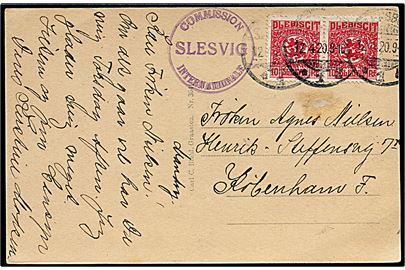 10 pfg. Fælles udg. i parstykke på brevkort fra Flensburg d. 12.4.1920 til København. Violet kommissionsstempel: Commission Internationale Slesvig.