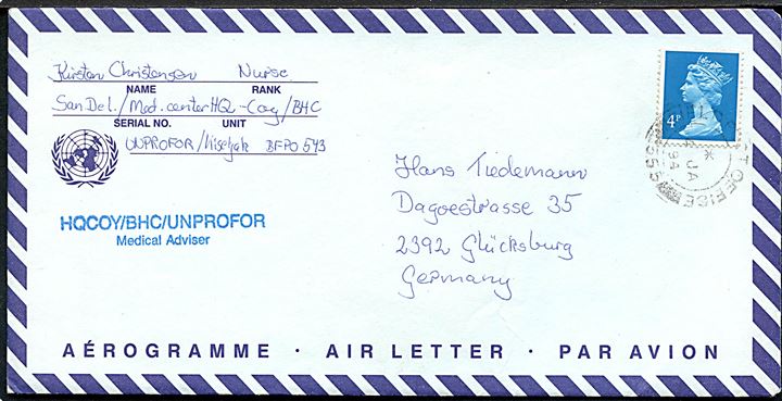Britisk 4d Elizabeth på FN-aerogram annulleret med feltpoststempel Field Post Office 555 (= Sarajevo, Bosnien) d. 4.1.1994 til Glücksburg, Tyskland. Sendt fra dansk sygeplejeske i San.Del./Med.Center HQ-Coy/BHC UNPROFOR/Kiseljak BFPO 543 med afsstempel HQCOY/BHC/UNPROFOR Medical Adviser.