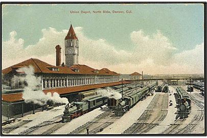 Tog paa Union Depot i Denver, USA. Colerado News Company no. 11626.