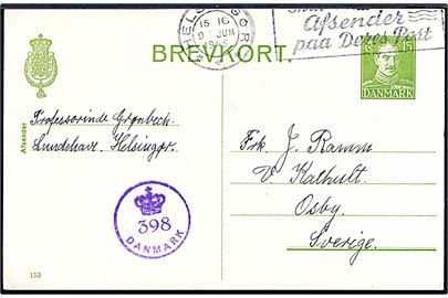 15 øre Chr. X helsagsbrevkort (fabr. 153) fra Helsingør d. 9.6.1945 til Osby, Sverige. Dansk efterkrigscensur (krone)/398/Danmark.