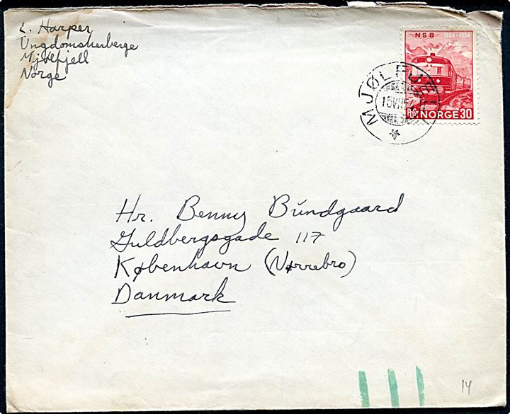 30 øre Jernbanejubilæum på brev fra Mjølfjell d. 15.7.1954 til København, Danmark. Grønne ombæringskontrolstreger.
