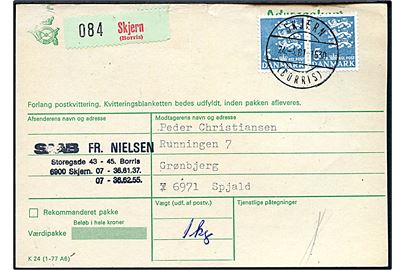 5 kr. Rigsvåben i parstykke på adressekort for pakke annulleret med parentesstempel Skjern (Borris) d. 24.4.1981 til Spjald.