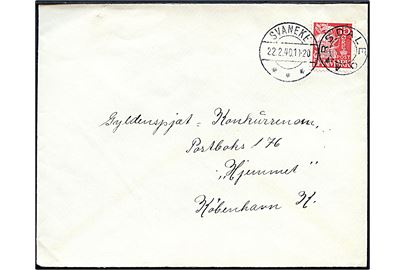 15 øre Karavel på brev annulleret med udslebet stjernestempel AARSDALE og sidestemplet Svaneke d. 22.2.1940 til København.