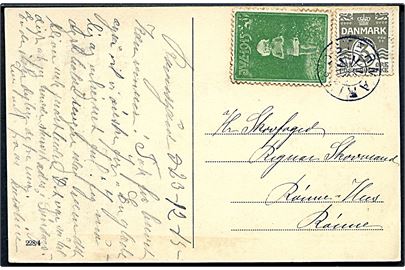 3 øre Bølgelinie og Julemærke 1915 på lokalt julekort dateret d. 23.12.1915 og annulleret med stjernestempel ØSTERMARIE til Rønne.