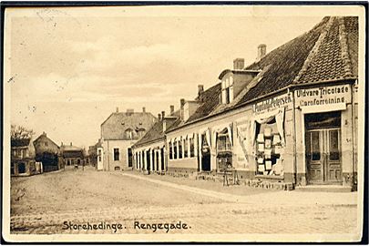 Store Heddinge. Rengegade med Uldvare, Tricotage & Garnforretning. Siegfred Olsens Boghandel no. 34200. 