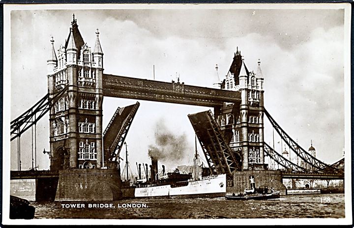 England. Tower Bridge, London. S/S Vidar. Fotokort no. 168. 