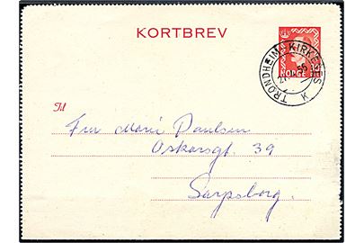 30 øre Haakon helsags korrespondancekort annulleret med sejlende bureaustempel Trondheim - Kirkenes K d. 27.4.1955 til Sarpsborg. 