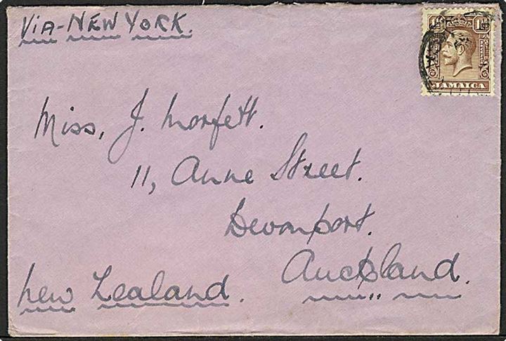 1½d George V på brev fra Jamaica 1939 (?) til Auckland, New Zealand. Påskrevet: via New York.