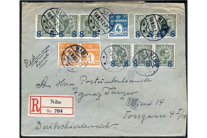 1 øre (par), 4 øre Bølgelinie og 8/12 øre Provisorium (8) på 70 øre frankeret anbefalet brev fra Nibe d. 16.8.1921 til Wien, Østrig.
