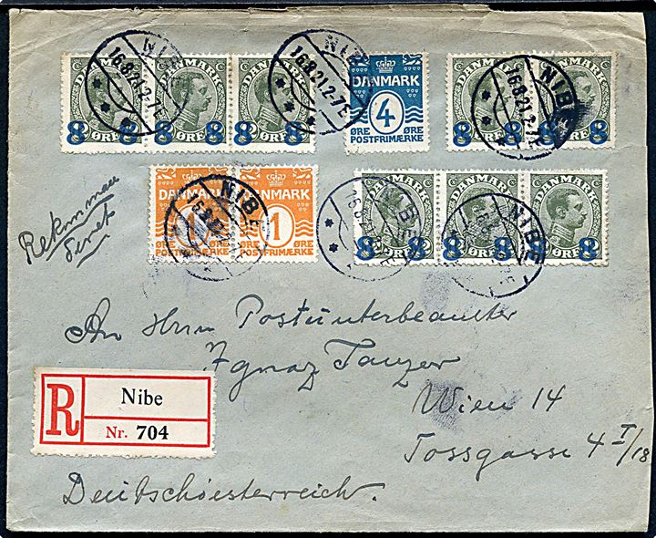 1 øre (par), 4 øre Bølgelinie og 8/12 øre Provisorium (8) på 70 øre frankeret anbefalet brev fra Nibe d. 16.8.1921 til Wien, Østrig.