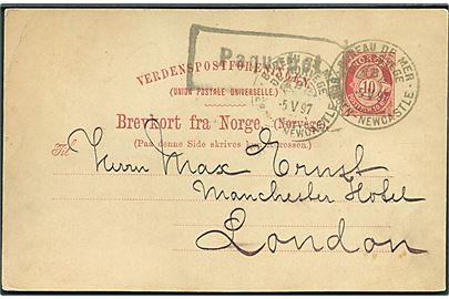10 øre Posthorn helsagsbrevkort fra Bergen annulleret med sejlede bureaustempel Bureau de Mer de Norvege / B / Bergen - Newcastle d. 5.5.1897 og sidestemplet sort “Paquebot” til London, England.