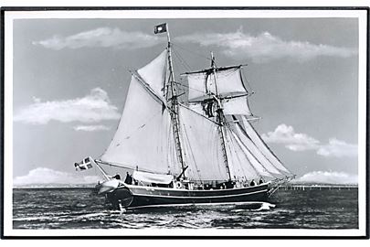 Skoleskibet Lilla Dan. Heger Christensen Fot. Stenders no. 6856. 
