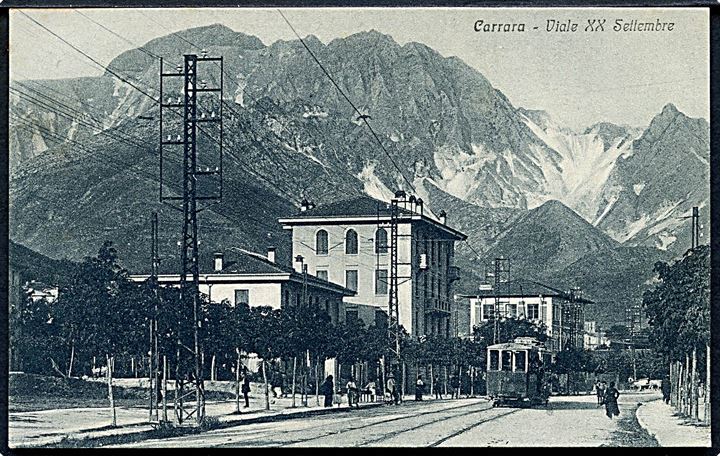 Italien, Carrara, Viale XX Settembre med sporvogn. No. 0223.