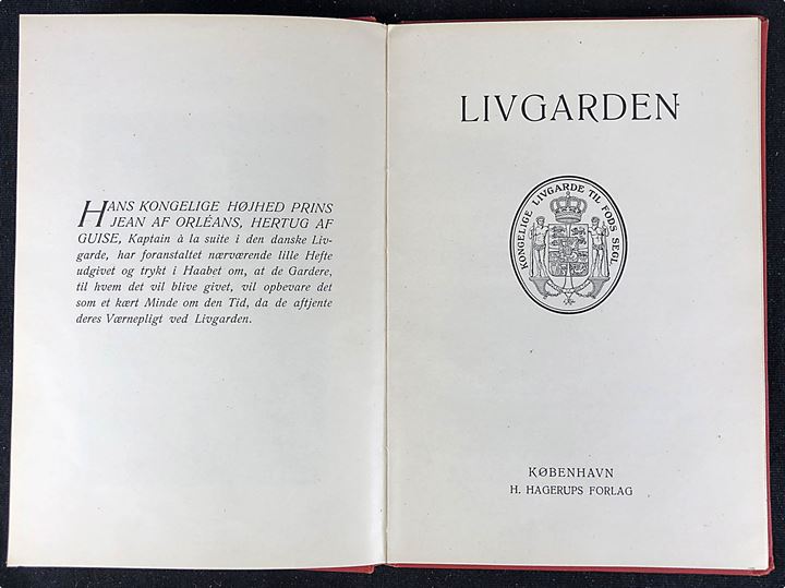 Livgarden. Lille illustreret bog om Livgardens historie fra begyndelsen af 1930'erne. 58 sider.