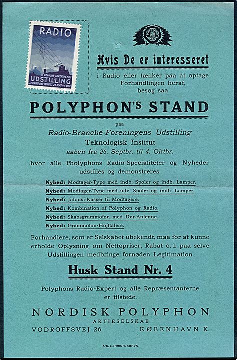Reklame fra Nordisk Polyphon med udstillingsmærkat Radio-Branche-Foreningens Udstilling Teknologisk Institut.