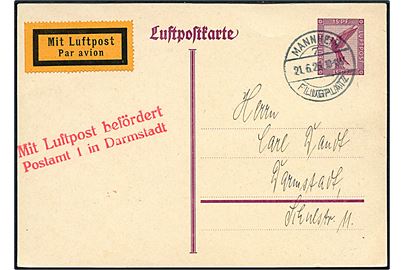 15 pfg. Luftpost helsagsbrevkort annulleret Mannheim Flugplatz d. 21.6.1926 til Darmstadt. Rødt stempel: Mit Luftpost befördert Postamt 1 in Darmstadt.