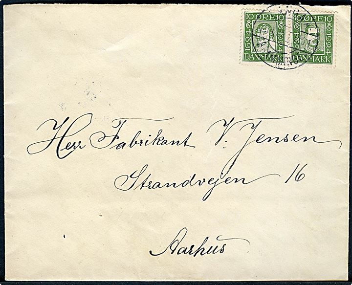 10 øre Chr. IV og 10 øre Chr. X Postjubilæum i sammentryk på brev annulleret med bureaustempel Langaa - Bramminge T.1201 d. 26.1.1925 til Aarhus. Bagklap mgl. 