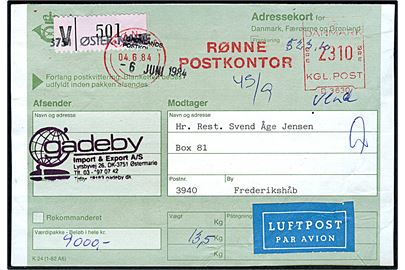 25 kr. Rigsvåben (20) og 2310 øre posthusfranko fra Rønne Postkontor på for- og bagside af adressekort for luftpost værdipakke fra Østermarie d. 4.6.1984 til Frederikshåb, Grønland. Folder.