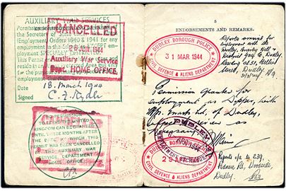 Aliens Order 1920 identitetskort for dansk sømand i engelsk tjeneste under 2. verdenskrig med diverse stempler 1941-1945. Foto fjernet.