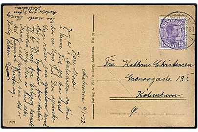 15 øre Chr. X på brevkort (Aabenraa, Slotsgade) annulleret med bureaustempel Aabenraa - Røde Kro T.1387 d. 11.1.1922 til København. Fold.