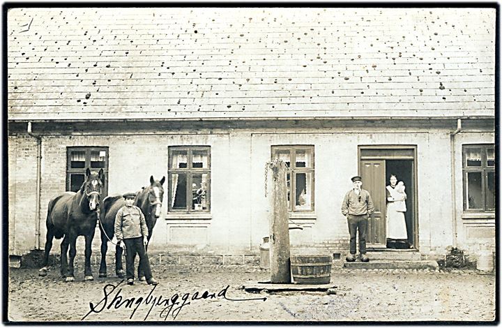5 øre Chr. X på brevkort (Skrigbjerggaard (?)) annulleret med stjernestempel RØRBY og sidestemplet Kalundborg d. x5.11.1914 til Brundby pr. Koldby på Samsø.