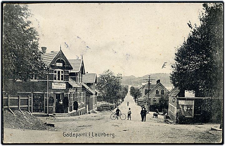 5 øre Fr. VIII på brevkort (Gadeparti i Laurbjerg) dateret d. 22.12.1907 og annulleret med stjernestempel LAURBJERG til Hammel. 