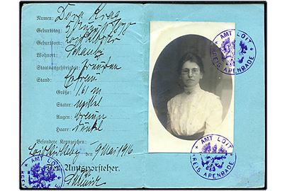 Polizeilischer Ausweis für den Verkehr im Grenzgebiet med foto udsted til kvinde i Løjt Kirkeby d. 9.5.1916 med stempel: Amt Loit * Kreis Apenrade *.