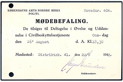 7 øre lokalt helsagsbrevkort (fabr. 136) fra C.B. Politistationen i Lyngby d. 24.8.1942. På bagsiden fortrykt Mødebefaling til øvelse og uddannelse i Civilbeskyttelsestjeneste. 2 arkivhuller.