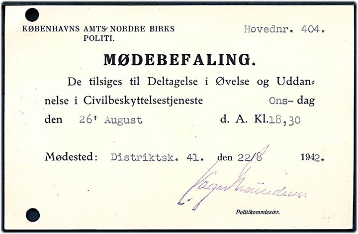 7 øre lokalt helsagsbrevkort (fabr. 136) fra C.B. Politistationen i Lyngby d. 24.8.1942. På bagsiden fortrykt Mødebefaling til øvelse og uddannelse i Civilbeskyttelsestjeneste. 2 arkivhuller.