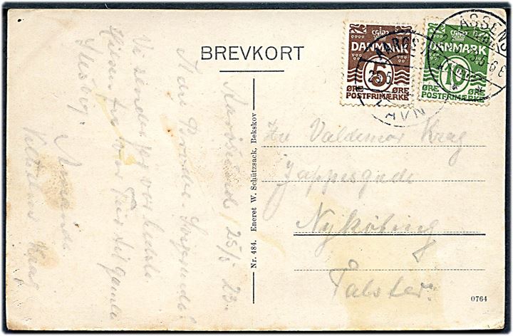 5 øre og 10 øre Bølgelinie på brevkort (Hilsen fra Aarø) annulleret med sjældent brotype IIb stempel Aarøsund Havn d. 25.5.1923 og sidestemplet Assens d. 25.5.1923 til Nykøbing F.