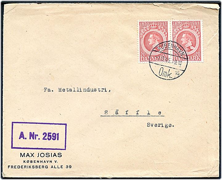 20 øre Chr. X 75 år i parstykke på brev fra København d. 1.10.1945 til Säffle, Sverige. Violet rammestempel med licens-nr. A.Nr. 2591.