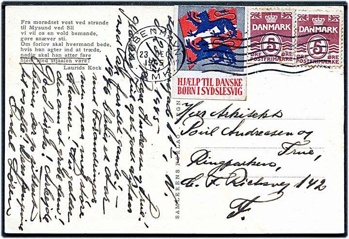 5 øre Bølgelinie (2) med spor efter automatafskæring og Hjælp til danske Børn i Sydslesvig mærkat på brevkort (900 Dronning Tyre bygger Dannevirke) sendt lokalt i  København d. 23.12.1945.