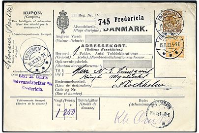 30 øre og 1 kr. Chr. X på internationalt adressekort for pakke fra Fredericia d. 15.11.1923 til Stockholm, Sverige.