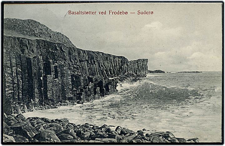 2 øre og 3 øre Bølgelinie på brevkort (Bassaltstøtter ved Frodebø på Suderø) sendt som tryksag med brotype Ig Thorshavn d. 9.6.1908 til Berlin, Tyskland.