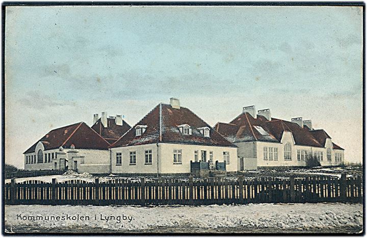 Lyngby, Kommuneskolen. K. Henriksen u/no.