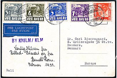 Hollandsk Indien 30 c. blandingsfrankeret KLM/Billed Bladet flyvnings-brevkort (Kastrup til Sydney) fra Den Pasar på Bali d. 17.2.1939 til Randers, Danmark. Hilsen fra journalisten Bendt Rom.