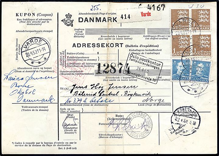 40 øre Chr. X (2) og 1 kr. Rigsvåben (fireblok) på 4,80 kr. frankeret internationalt adressekort for pakke fra Varde d. 20.4.1950 til Røykenvik, Norge.