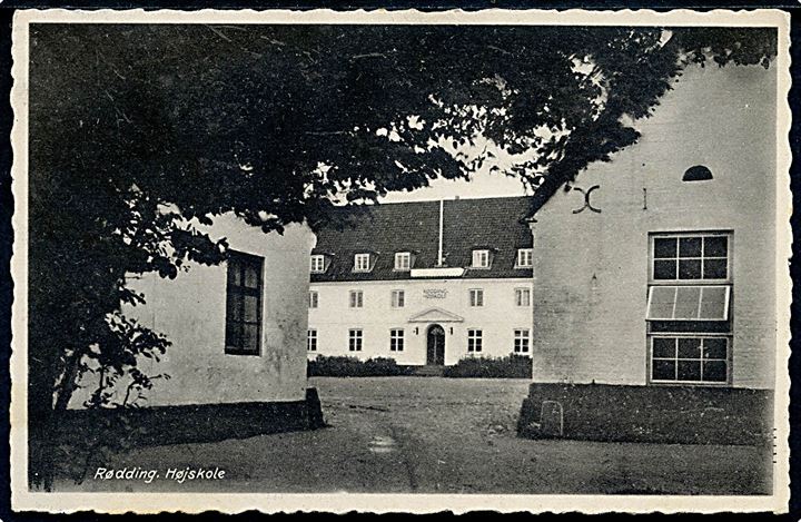 5 øre Bølgelinie i parstykke på brevkort (Rødding Højskole) annulleret brotype IIc Rødding sn1 d. 28.10.1932 til København.