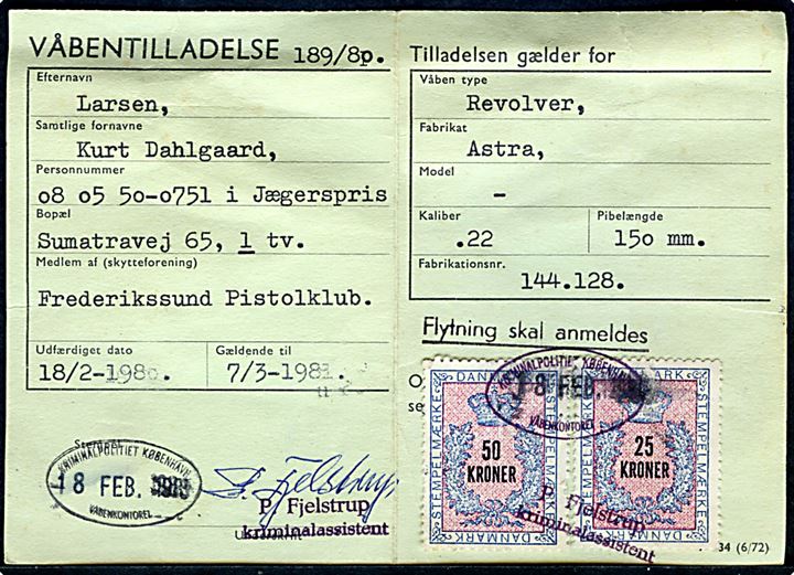 Stempelmærke 25 kr. og 50 kr. på Våbentilladelse for Astra revolver udstedt af Kriminalpolitiet i København d. 18.2.1980.