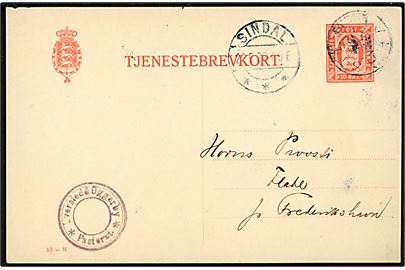 10 øre tjenestebrevkort (fabr. 53-W) annulleret med uldent stjernestempel TVERSTED og sidestemplet Sindal d. 26.6.1920 til Flade pr. Frederikshavn.