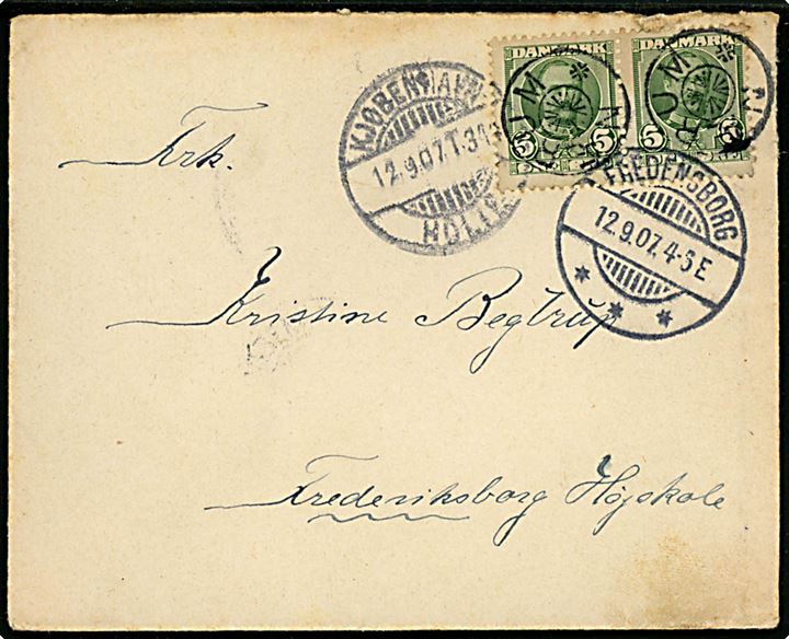 5 øre Fr. VIII i parstykke på brev annulleret med stjernestempel NÆRUM og sidestemplet bureau Kjøbenhavn - Holte T.344 d. 12.9.1907 til Frederiksborg Højskole - fejlsendt til Fredensborg.