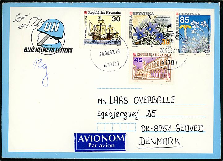 Blandingsfrankeret Blue Helmets Letters kuvert sendt som luftpost fra Zagreb d. 26.8.1992 til Gedved, Danmark.