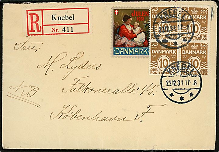 10 øre Bølgelinie i fireblok og Julemærke 1931 på anbefalet brev fra Knebel d. 22.12.1931 til København. Julemærke ustemplet, bundet til kuvert af fireblok.