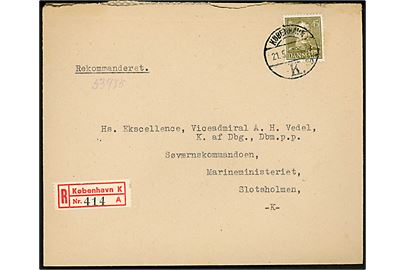 45 øre Chr. X med perfin V single på lokalt anbefalet brev fra Direktoratet for Vareforsyning i København d. 21.5.1947 til Viceadmiral A. H. Vedel, Kommandør af Dannebrog, Dannebrogsmand, Søværnskommandoen i København.